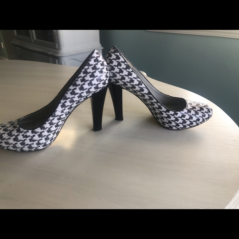 Heels - Picture 4 of 5